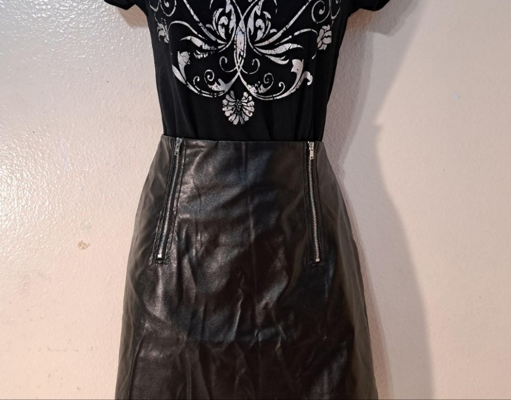 Black leather-like Double Zipper Mini Skirt